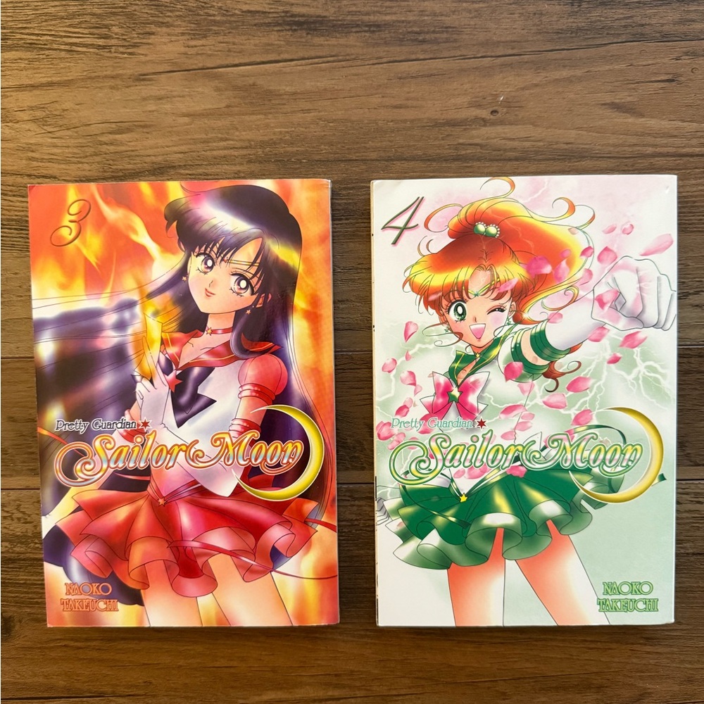 Manga Sailor Moon Volumes with Red and Green Covers